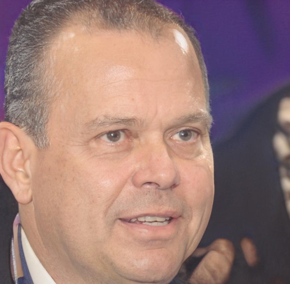 Portrait de Pierre Moreau, formateur spécialisé en analyse sectorielle